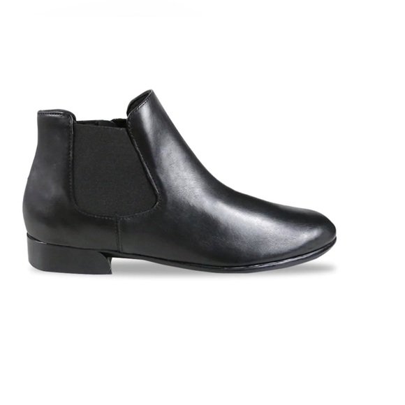 MUNRO Black Leather Bootie - Picture 2 of 5